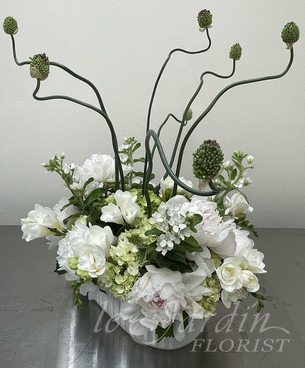 WHITE & GREEN FLOWER ARRANGEMENTS